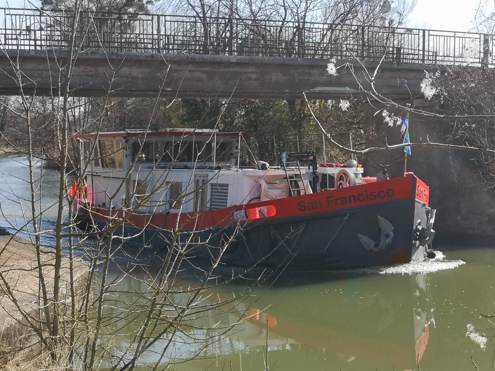 « Maman, les p’tits bateaux… »