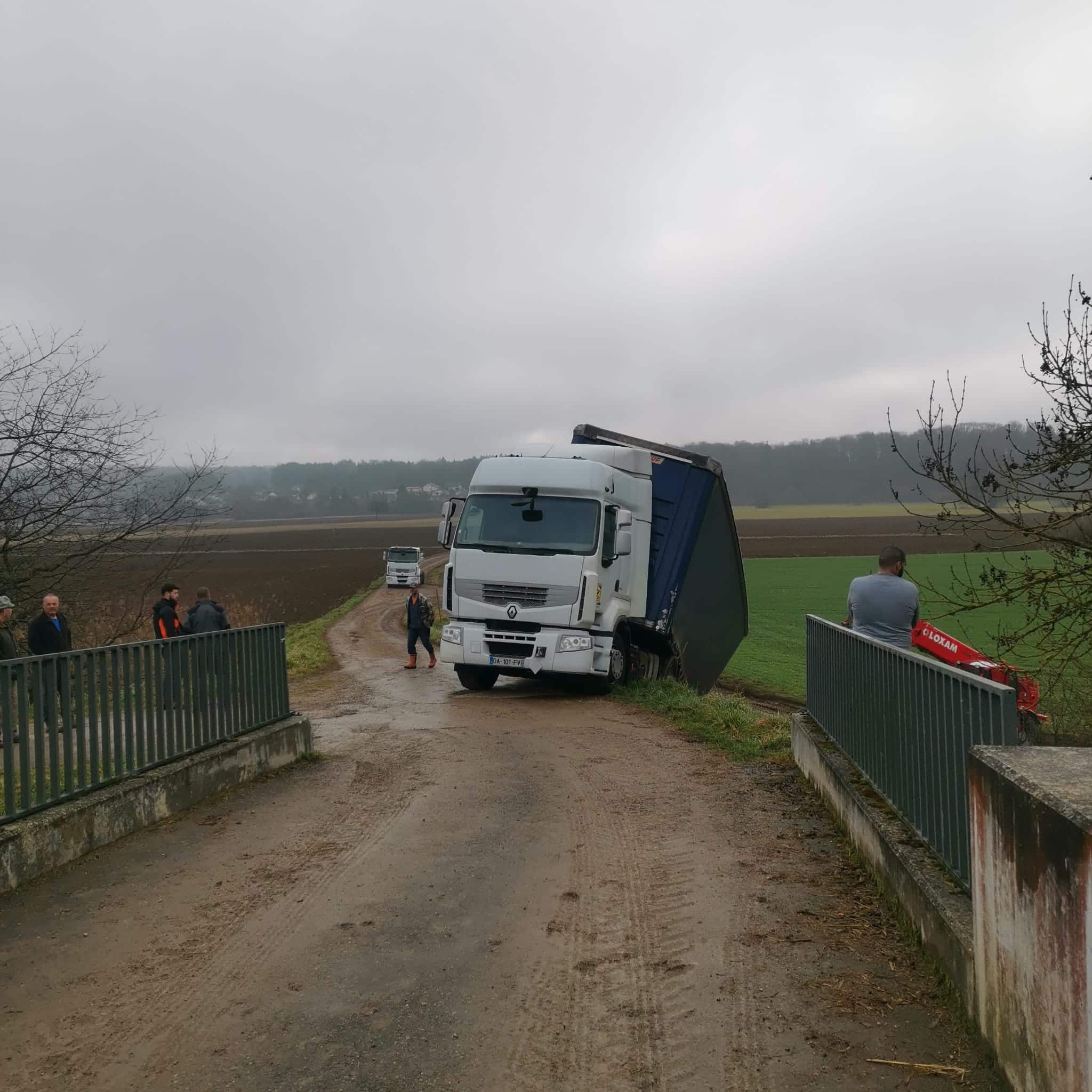 <strong>Un camion en mauvaise posture</strong>